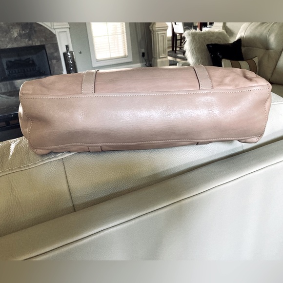 Prada Vitelli Easy Shoulder Bag - Picture 11 of 15
